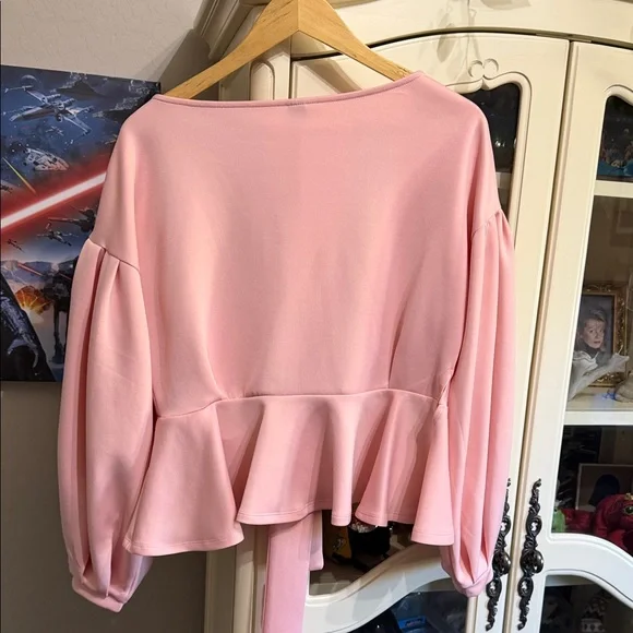 SHEIN Light Pink Peplum Top with Bow Closure - Picture 4 of 4